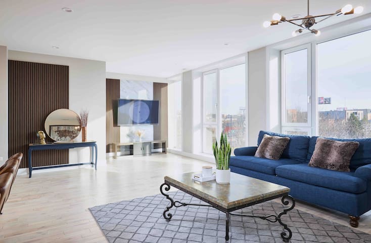 816 PLZN Luxury Apartment| Rooftop| Garage Parking