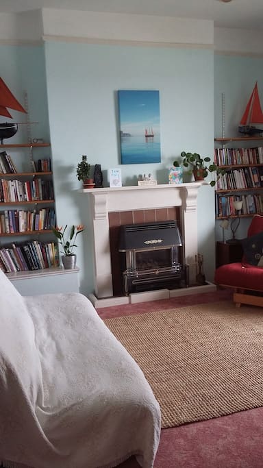 Peaceful bedroom with Futons