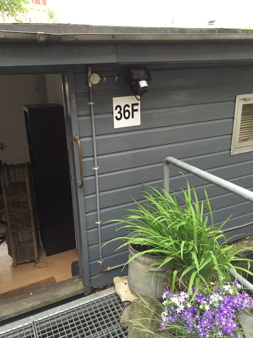 entrance of the houseboat