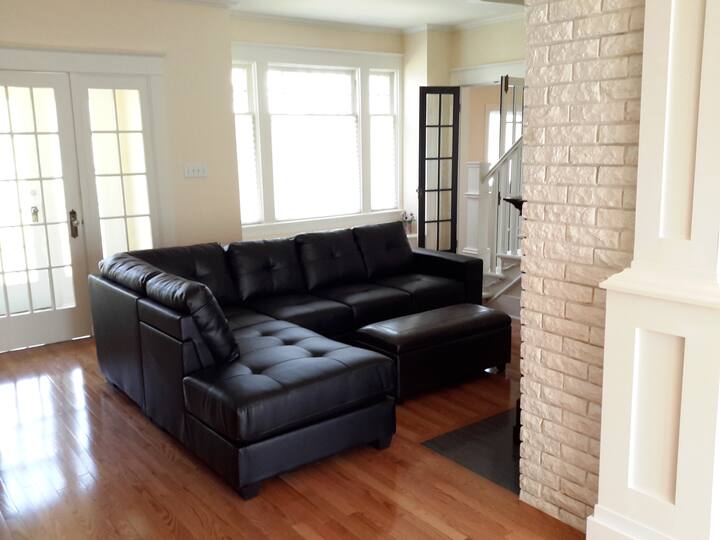 5 Best Luxury Airbnbs In Edmonton, Canada Updated 2024 Trip101