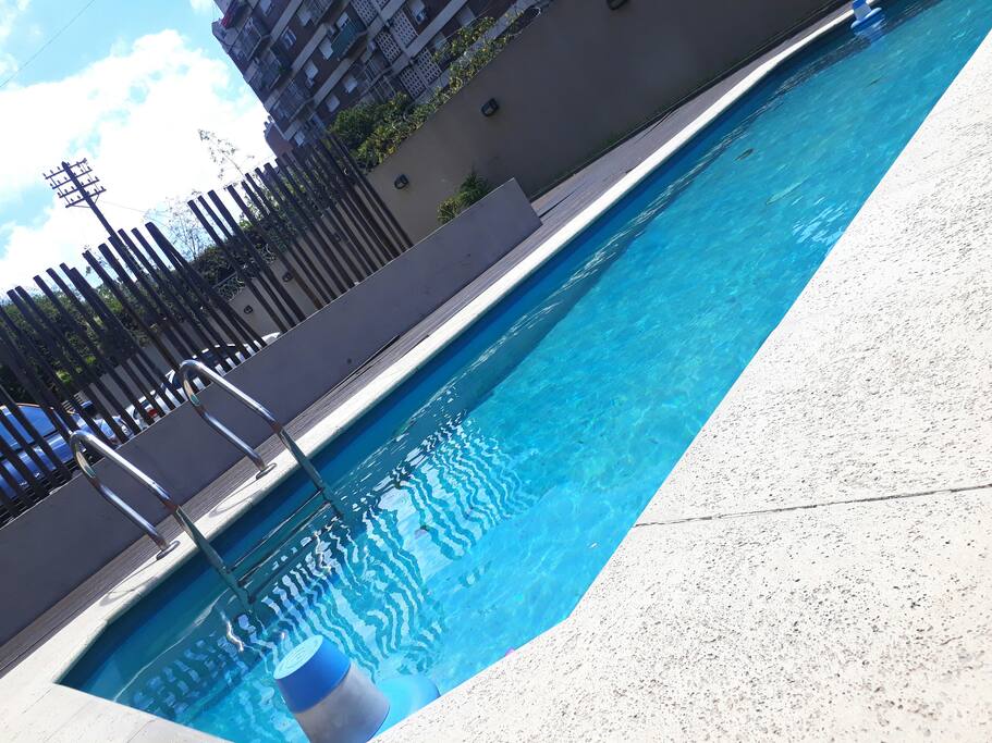 Inicia la temporada de pileta . Swimming season starts