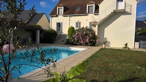 Large villa with large pool in Touraine