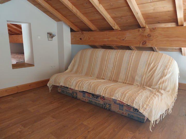 Entre Lacs Et Montagne : Appartement Dans Maison - Lépin-le-Lac