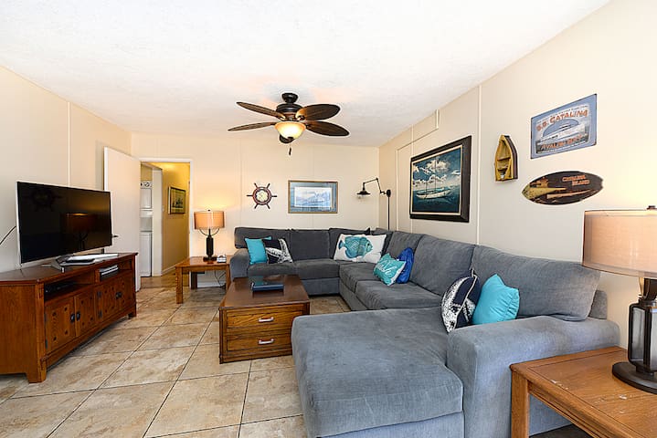 Spacious, Remodeled, Ground Level Duplex, Quiet