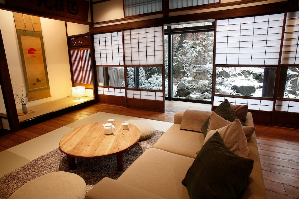 A 150-year-old machiya with a manicured garden, Kyoto, Kyoto Prefecture, Japan, photo 3 of 10