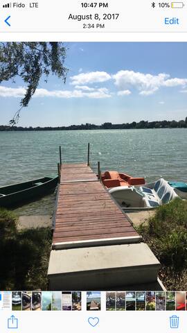 Little Lake Retreat ( WATERFRONT PROPERTY)