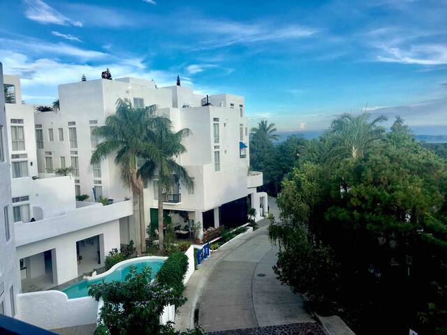 2BR La Bella Tagaytay Home (W/ Wifi & Cable)