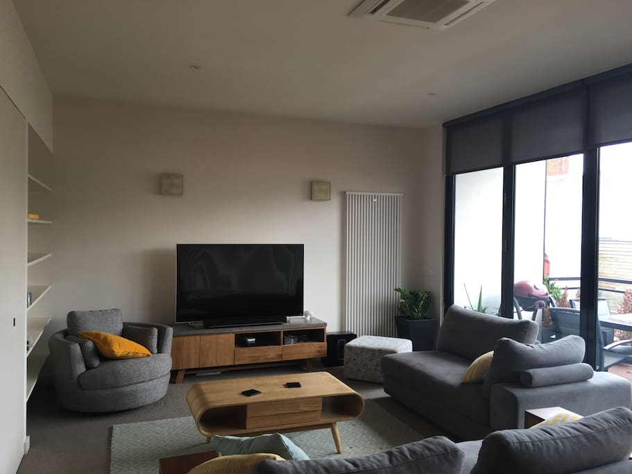 Upper living area