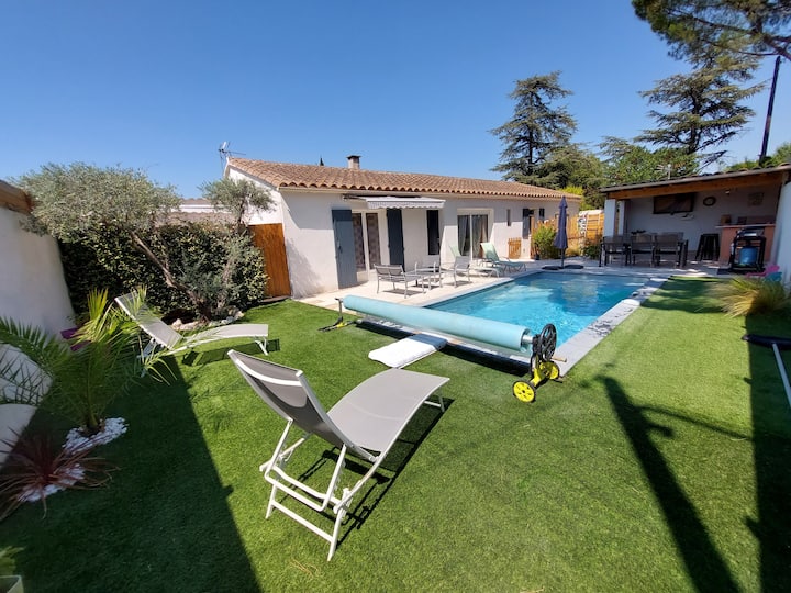 Air-conditioned villa with swimming pool in Provence - Houses for Rent ...