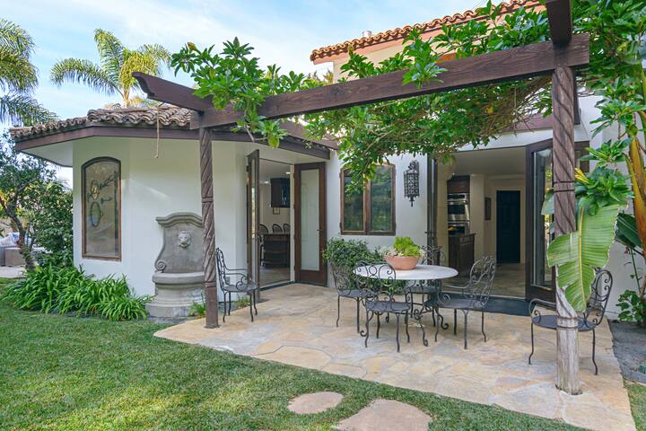 Resort Spanish Style Villa with Grand Pool gallery image 4