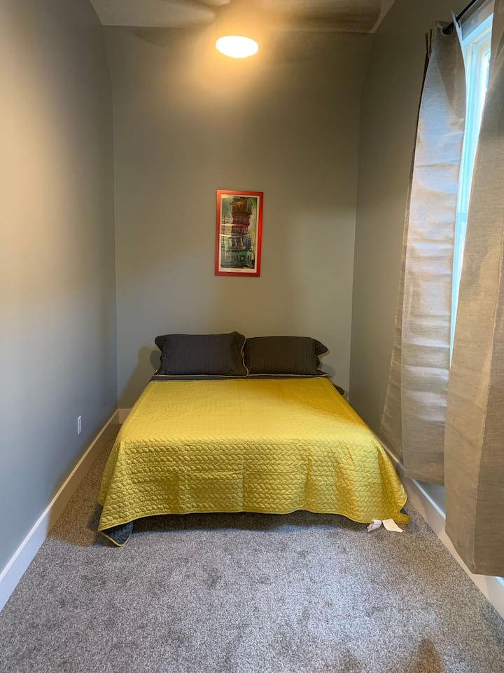 1 - ва спалня