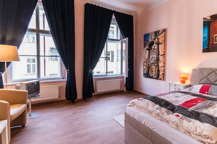 4 Bedrooms Comfortable Apartment in the Center gallery image 5