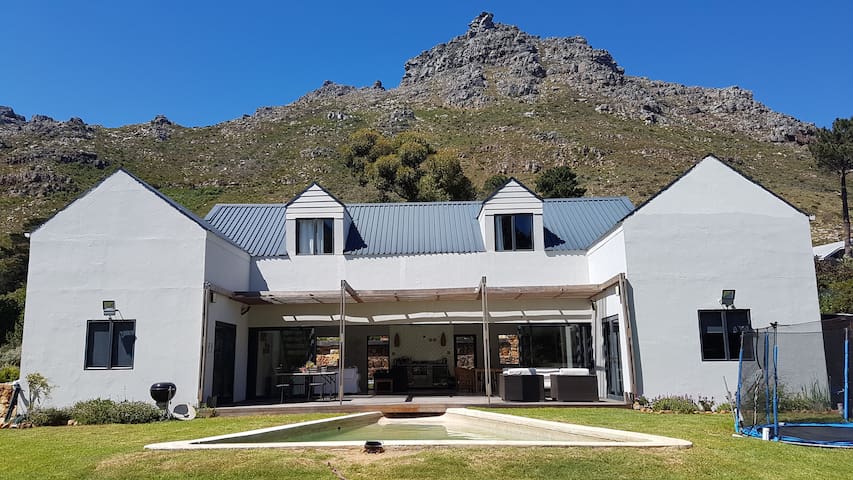 7 Woodcutters Grove, Hout Bay