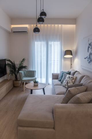 Sunny Apartment in Pagrati w/Fast Wi-fi & Gym