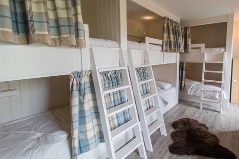 The Cowshed - 6 Bed Private Bunkhouse Room