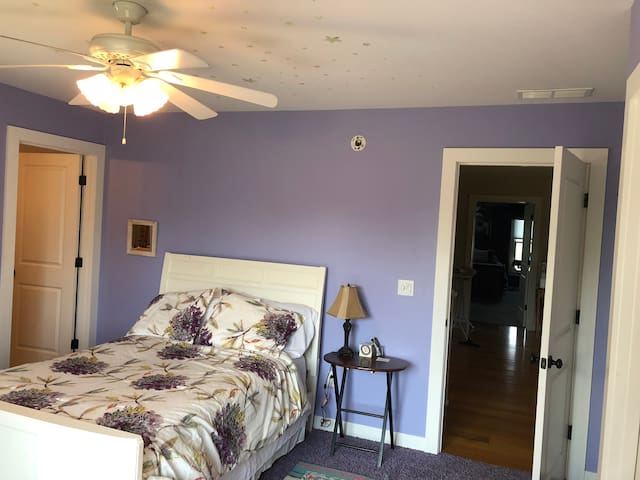Private room near Fort Knox.