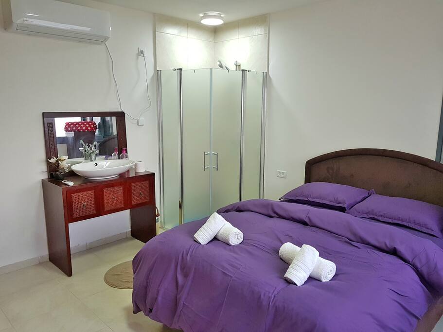 First room in floor 1.