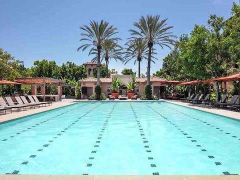 Beside irvine spectrum/2 Bedroom/Apt/Pool/kitchen