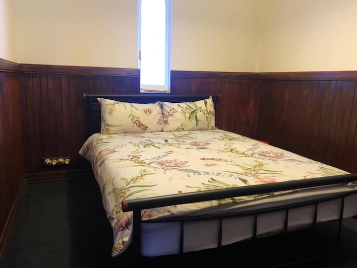 غرفة النوم 4 - سرير بحجم كبير