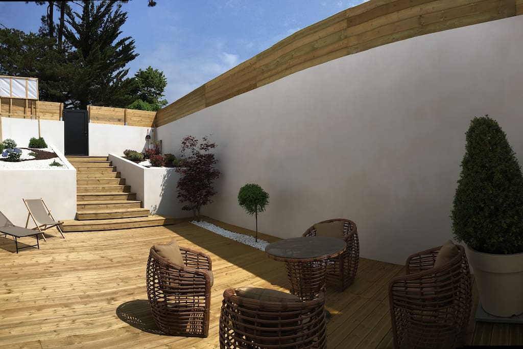 Tres belle terrasse privé avec plancha salon de jardin, vous sortez de l appartement et vous avez tout à pied !!!! Boulangerie, supérette, tabac, pharmacie, arrêt de bus .... un vrai plaisir
