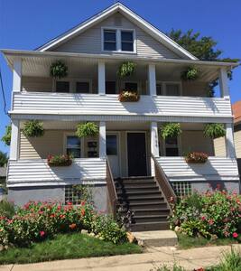 One of a kind flat in the heart of Gordon Square!