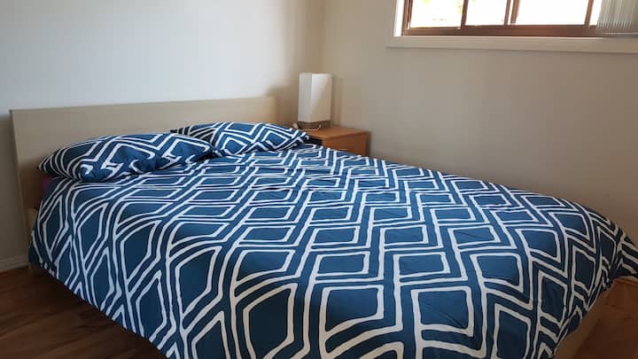 Bračni krevet (širok 150 - 179 cm)