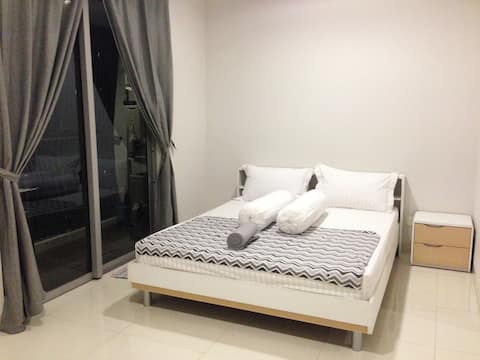 2 BEDROOMS APARTMENT @ THE MANSION KEMAYORAN