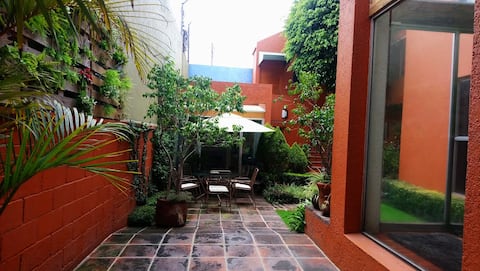 Popular Airbnb listing: The Suite in Ciudad Satélite, Mexico in México