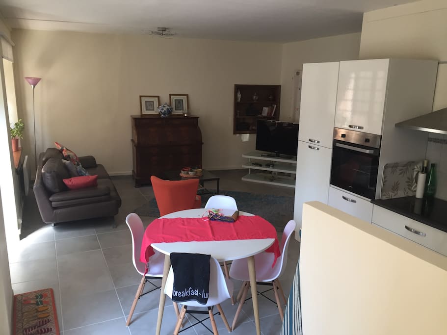 Open Plan Kitchen & Dining Area