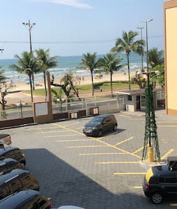 Apartamento em frente ao mar na Praia Grande