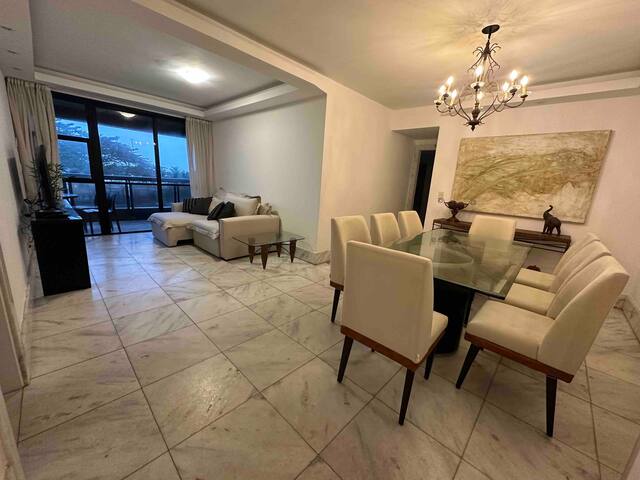 Frente Mar na Barra | Apto 4 Quartos com Varanda gallery image 2