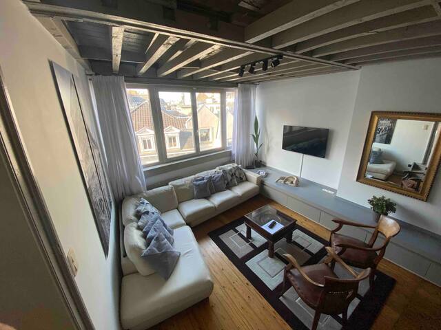 Penthouse with an amazing view on Grand Place gallery image 3