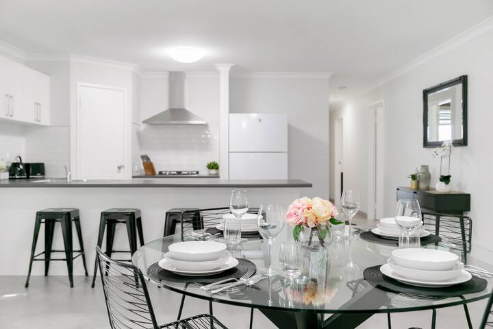 Luxurious home – river, Crown, Carousel & city gallery image 3