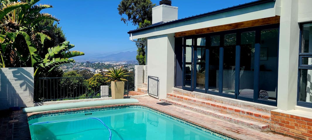 Modern 3-bedroom home with pool and view