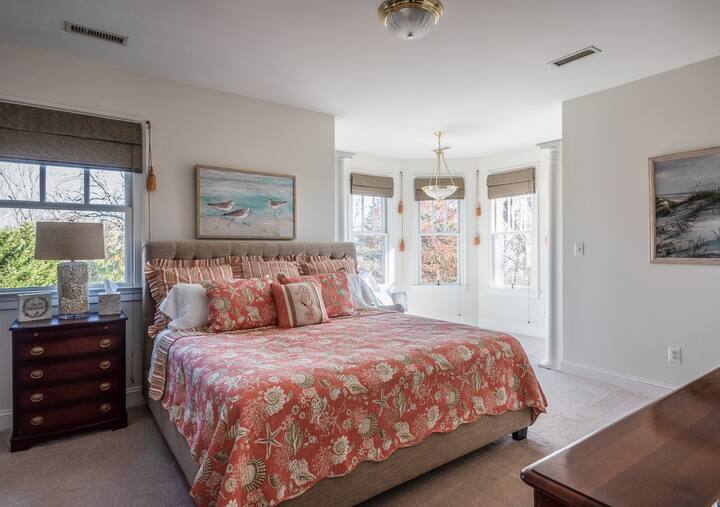 Master Suite, River View