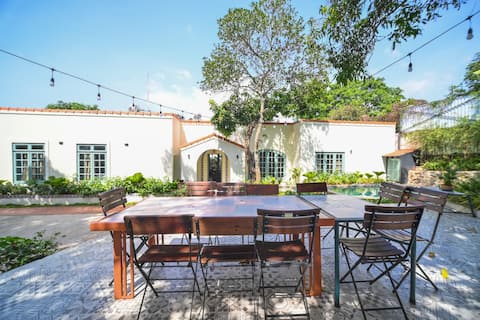 Valley House - Villa at the foot of the mountain, next to the sea