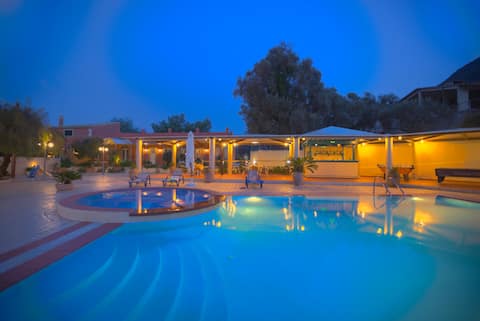 Popular Airbnb listing: Villa Santalas in Δήμος Νότιας Κέρκυρας