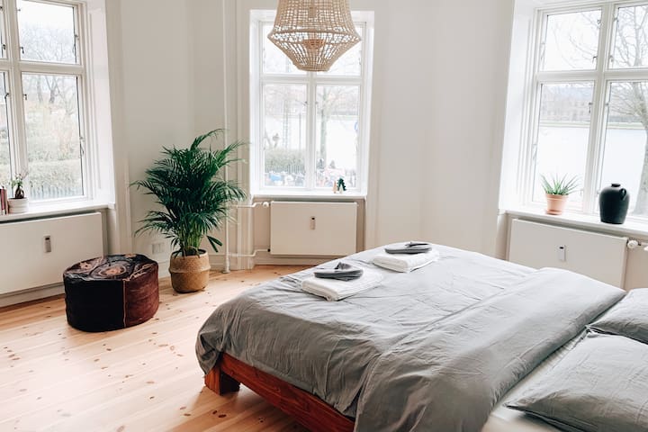 CPH Lake View Living