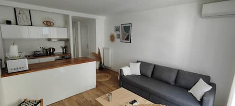 Airbnb performant: Superb 2-room apartment in the center of Antibes à Antibes