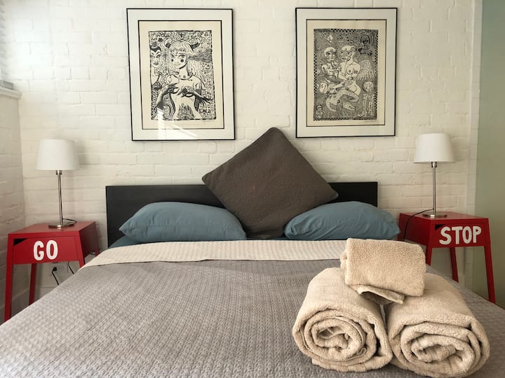 G1 Modern and bright 1 bedroom downtown Toronto Apartments for Rent