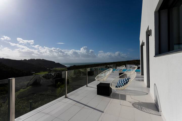 Great property with sea view and infinity pool gallery image 5