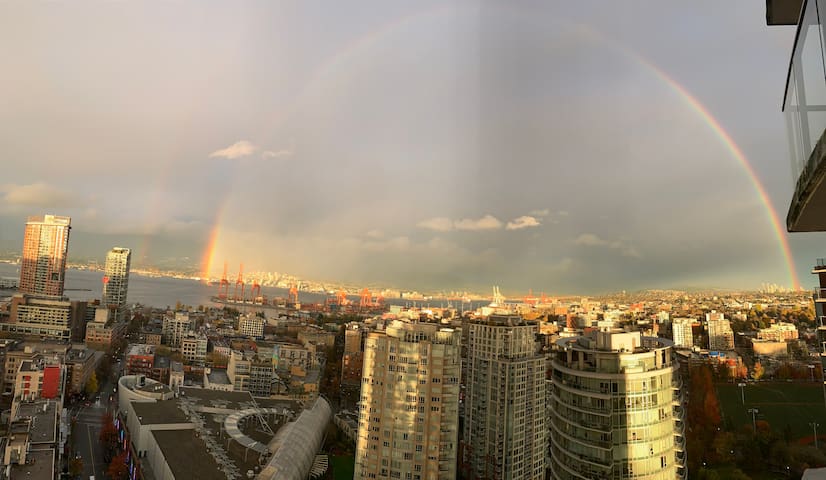 3 bedroom SubPenthouse central downtown Vancouver