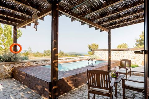 Thyme Apartment - Salakos