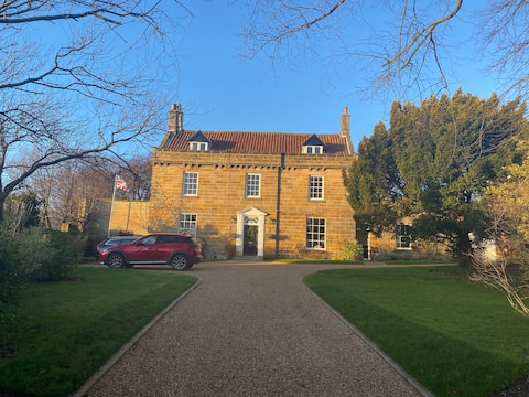 Top Airbnb: The Parish Room at The Old Rectory in Hinderwell