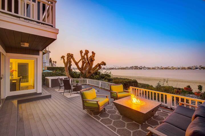 On the SAND peninsula home with hot tub & fire pit gallery image 2