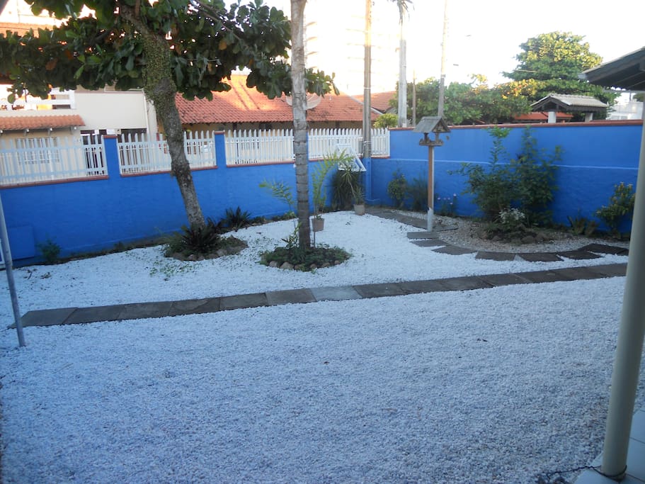 Jardim na frente da casa