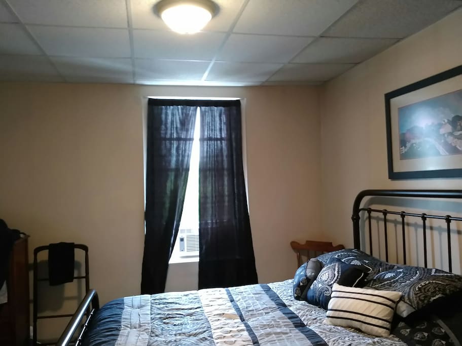 Second Queen Bedroom with new memory foam mattress, extremely comfortable.