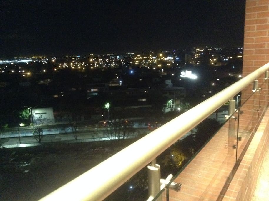 Espectacular vista a la ciudad desde un piso 10