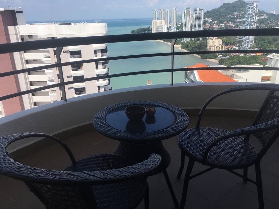Balcony - perfect for breakfast and after-dinner drinks!