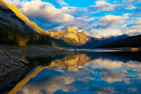 Up to 75% off for 2020!! Private Basement Suite